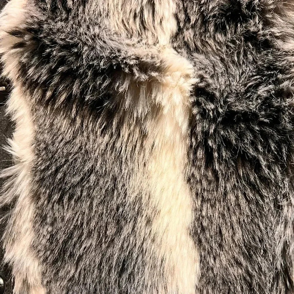 St John Women’s fur zip front vest size P - Picture 8 of 16